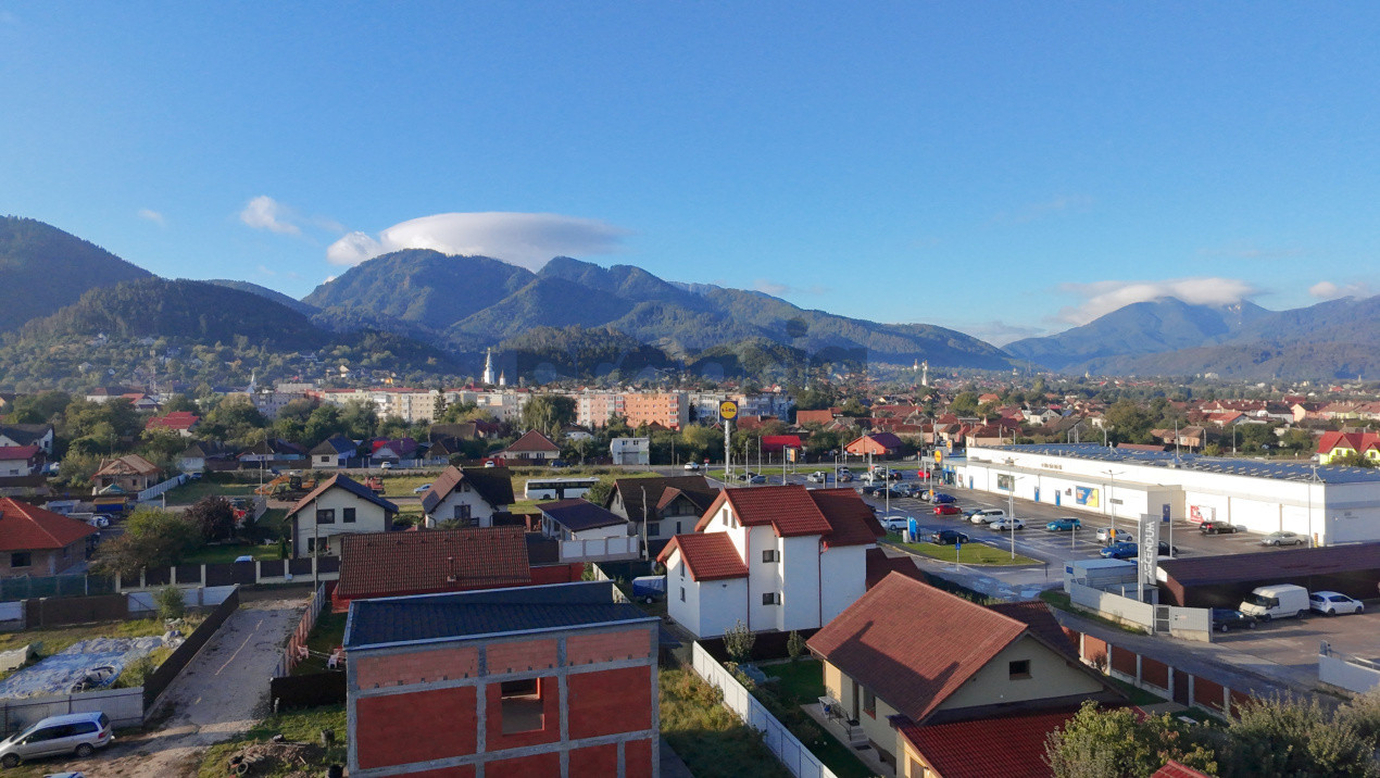 CASĂ PREMIUM | ARHITECTURĂ MINIMALISTĂ | 10 KM -> BRAȘOV / 190 M -> LIDL | 0% C