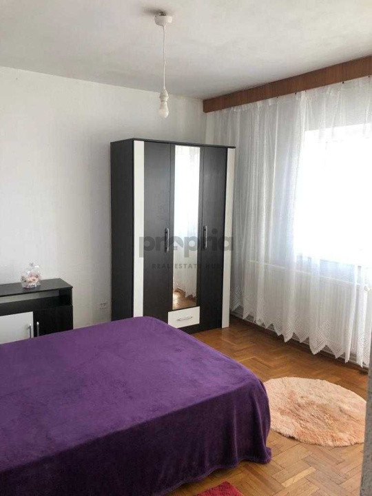 Apartament de închiriat – 3 camere | 2 băi | Bisericii Romane