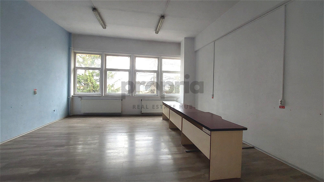 Spațiu de birouri de închiriat – 4 camere, parcare, Zizinului (Farmacom – ONRC)