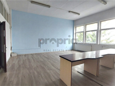 Spațiu de birouri de închiriat – 4 camere, parcare, Zizinului (Farmacom – ONRC)