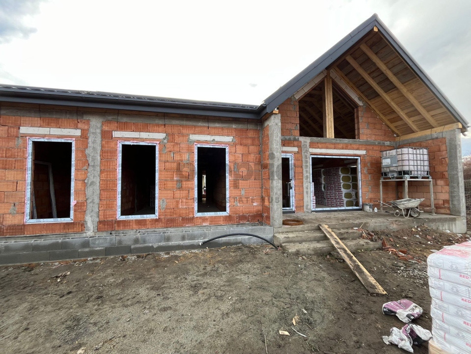 Casă cu teren generos, la marginea Rezervației Lempes