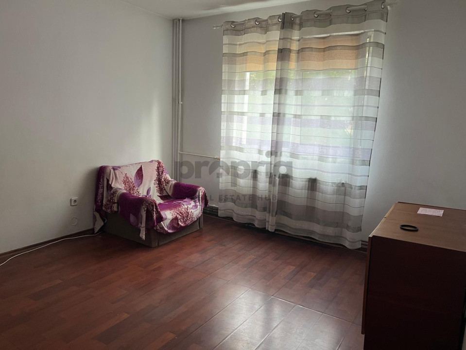 Apartament 3 camere Str. Neptun | Centrală, parcare, etaj 2  | S-E