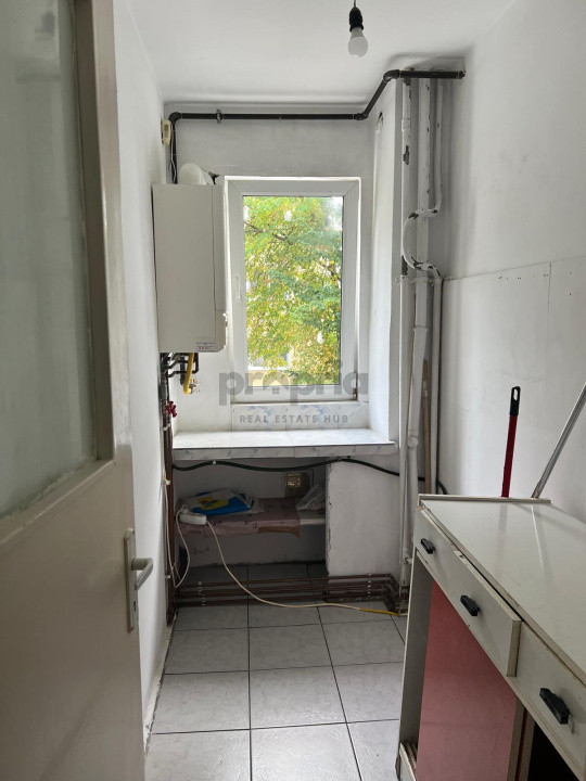 Apartament 3 camere Str. Neptun | Centrală, parcare, etaj 2  | S-E