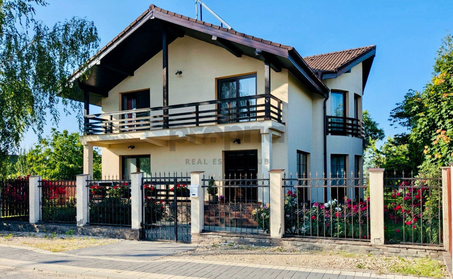 🏡 Casă spațioasă cu teren 1000 mp | acces dublu | Sânpetru