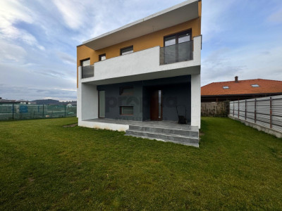  🏡 Casă de vânzare | 5 camere • 3 băi • 415 mp teren | Hărman