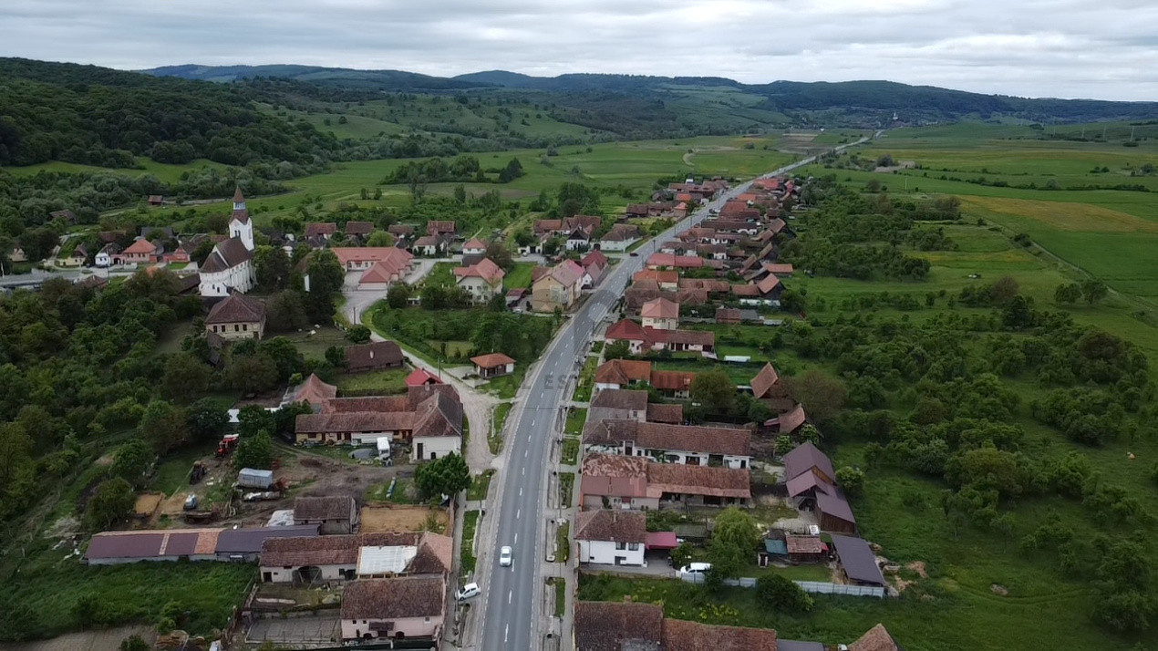 2 CASE + TEREN GENEROS | BUNESTI- LA DOAR 7 KM DE VISCRI - PATRIMONIU UNESCO