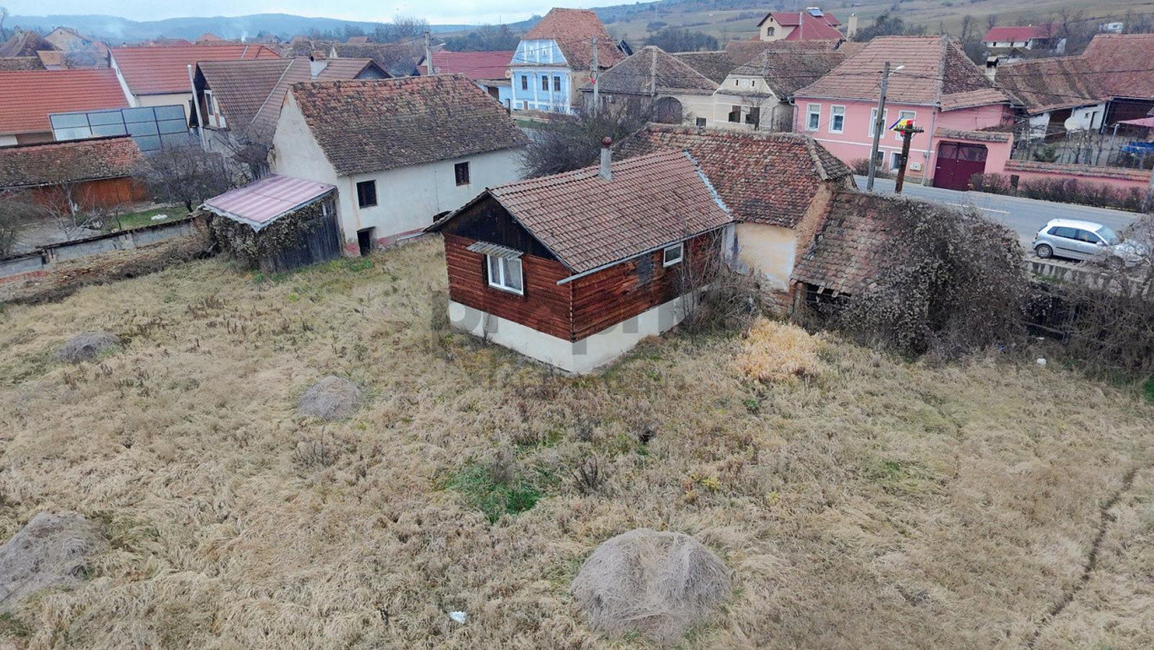 2 CASE + TEREN GENEROS | BUNESTI- LA DOAR 7 KM DE VISCRI - PATRIMONIU UNESCO