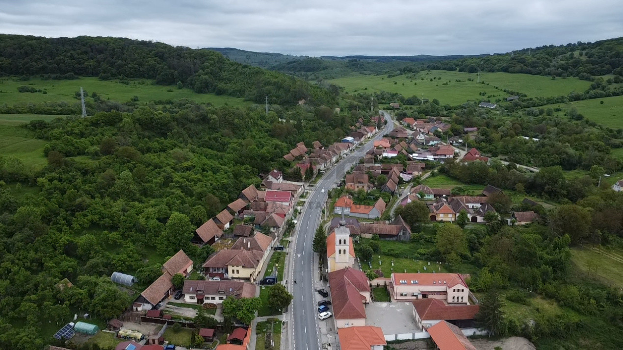 2 CASE + TEREN GENEROS 1885 MP - LA DOAR 7 KM DE VISCRI - PATRIMONIU UNESCO