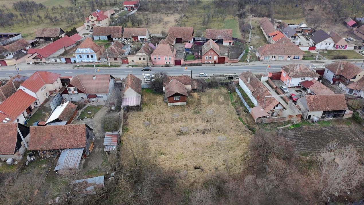 2 CASE + TEREN GENEROS 1885 MP - LA DOAR 7 KM DE VISCRI - PATRIMONIU UNESCO