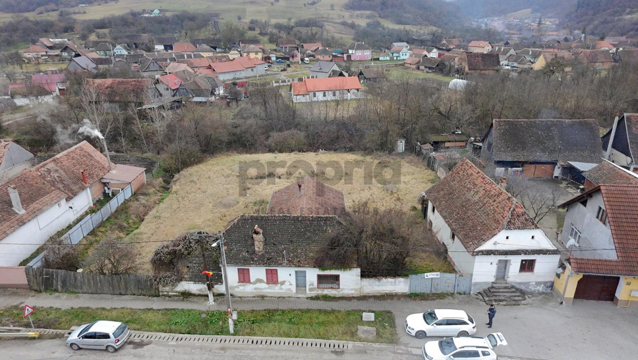 2 CASE + TEREN GENEROS 1885 MP - LA DOAR 7 KM DE VISCRI - PATRIMONIU UNESCO