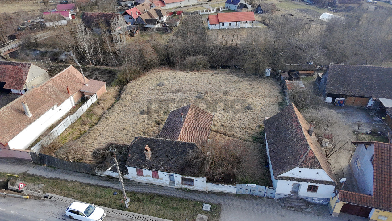 2 CASE + TEREN GENEROS 1885 MP - LA DOAR 7 KM DE VISCRI - PATRIMONIU UNESCO