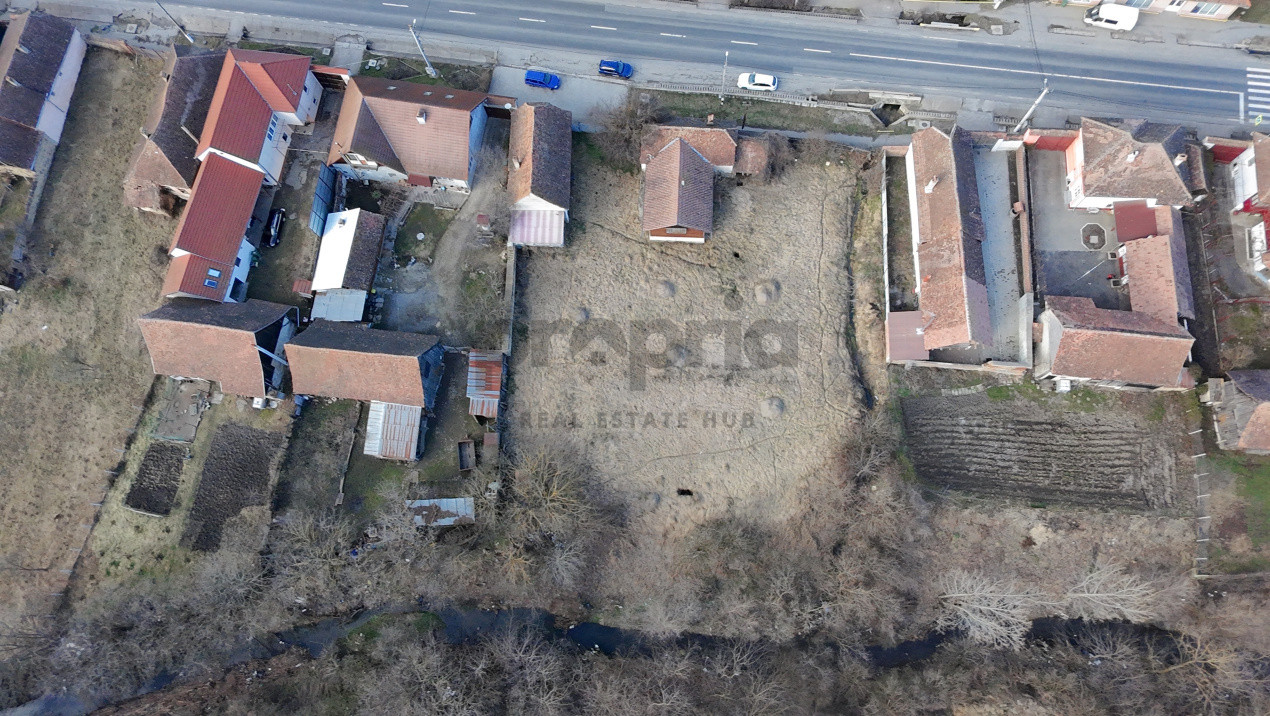 2 CASE + TEREN GENEROS 1885 MP - LA DOAR 7 KM DE VISCRI - PATRIMONIU UNESCO