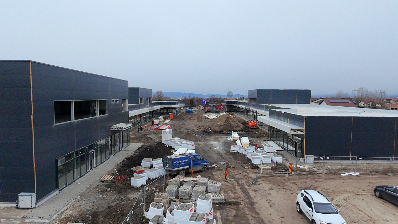 GARSONIERĂ NOUĂ-INTRARE SÂNPETRU - LÂNGĂ STREET MALL + PARCARE
