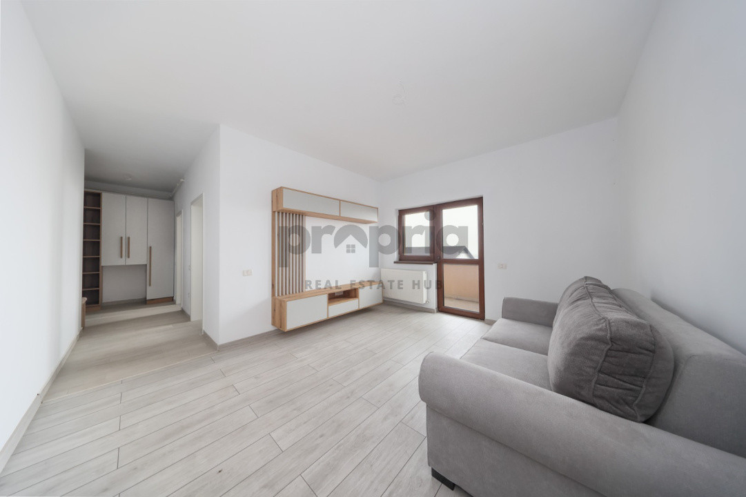 GARSONIERĂ NOUĂ - INTRARE SÂNPETRU - LÂNGĂ STREET MALL + PARCARE