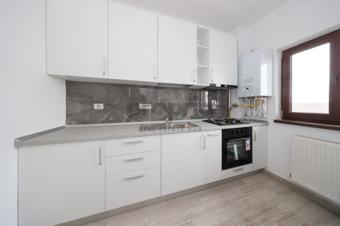 GARSONIERĂ NOUĂ - INTRARE SÂNPETRU - LÂNGĂ STREET MALL + PARCARE