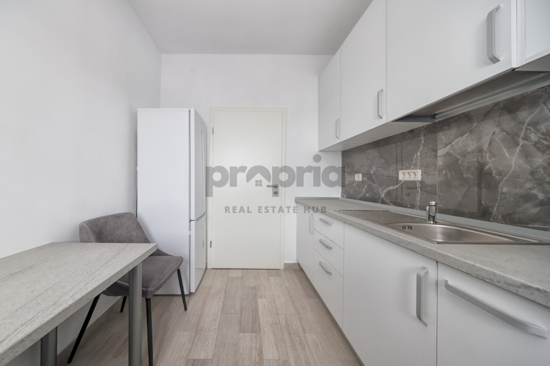 GARSONIERĂ NOUĂ - INTRARE SÂNPETRU - LÂNGĂ STREET MALL + PARCARE