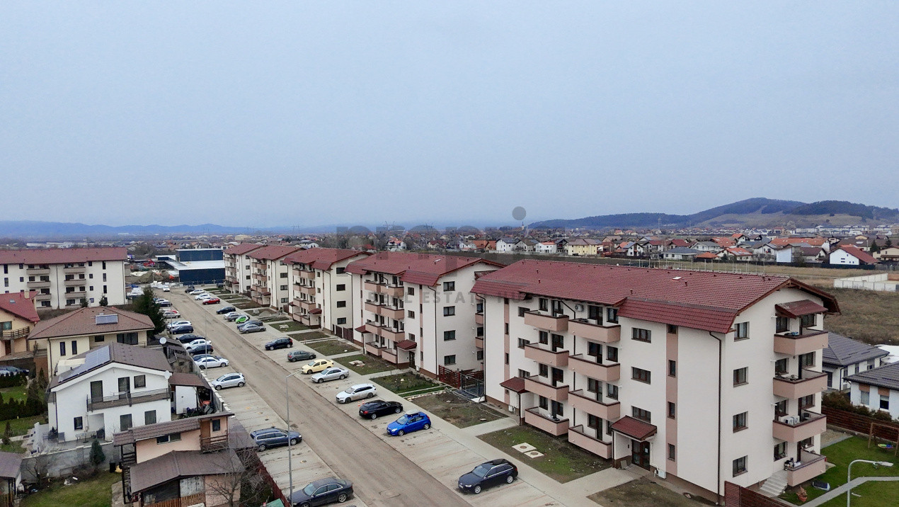 REZERVATĂ - GARSONIERĂ NOUĂ - INTRARE SÂNPETRU - LÂNGĂ STREET MALL + PARCARE
