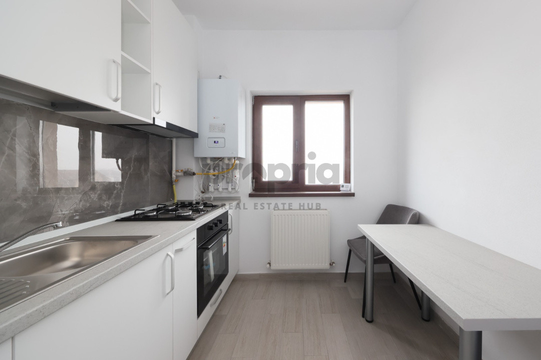 REZERVATĂ - GARSONIERĂ NOUĂ - INTRARE SÂNPETRU - LÂNGĂ STREET MALL + PARCARE