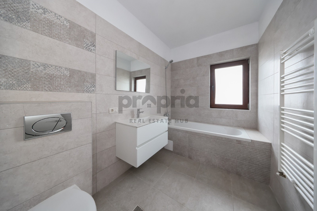 REZERVATĂ - GARSONIERĂ NOUĂ - INTRARE SÂNPETRU - LÂNGĂ STREET MALL + PARCARE