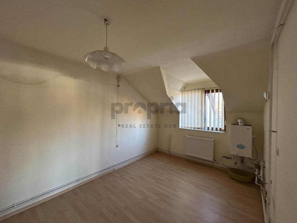 IMOBIL CU MULTIPLE DESTINAȚII - PRETABIL INVESTIȚIE - ORAȘ RUPEA