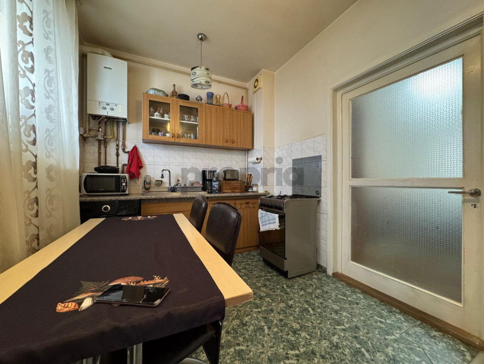 Apartament 2 camere decomandat de vânzare – Str. 9 Mai, Brașov