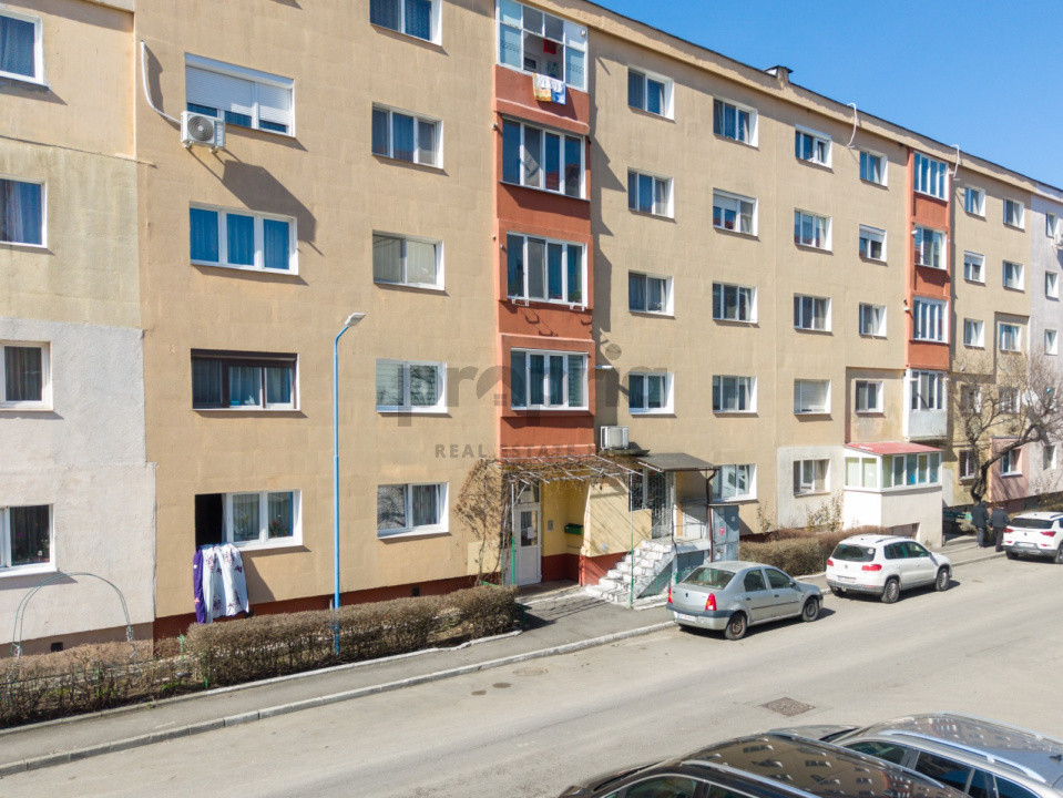 APARTAMENT 2 CAMERE TRACTORUL + BOXĂ