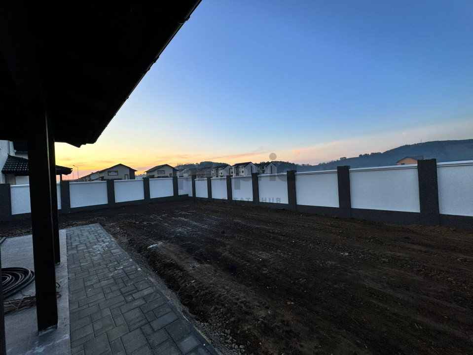 Casa 4 camere, 500 mp curte 