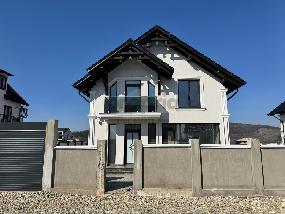 Casa 4 camere, 500 mp curte 