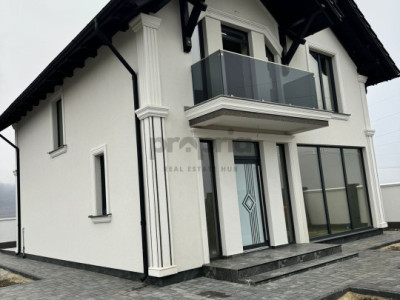 Casa 4 camere, 500 mp curte 