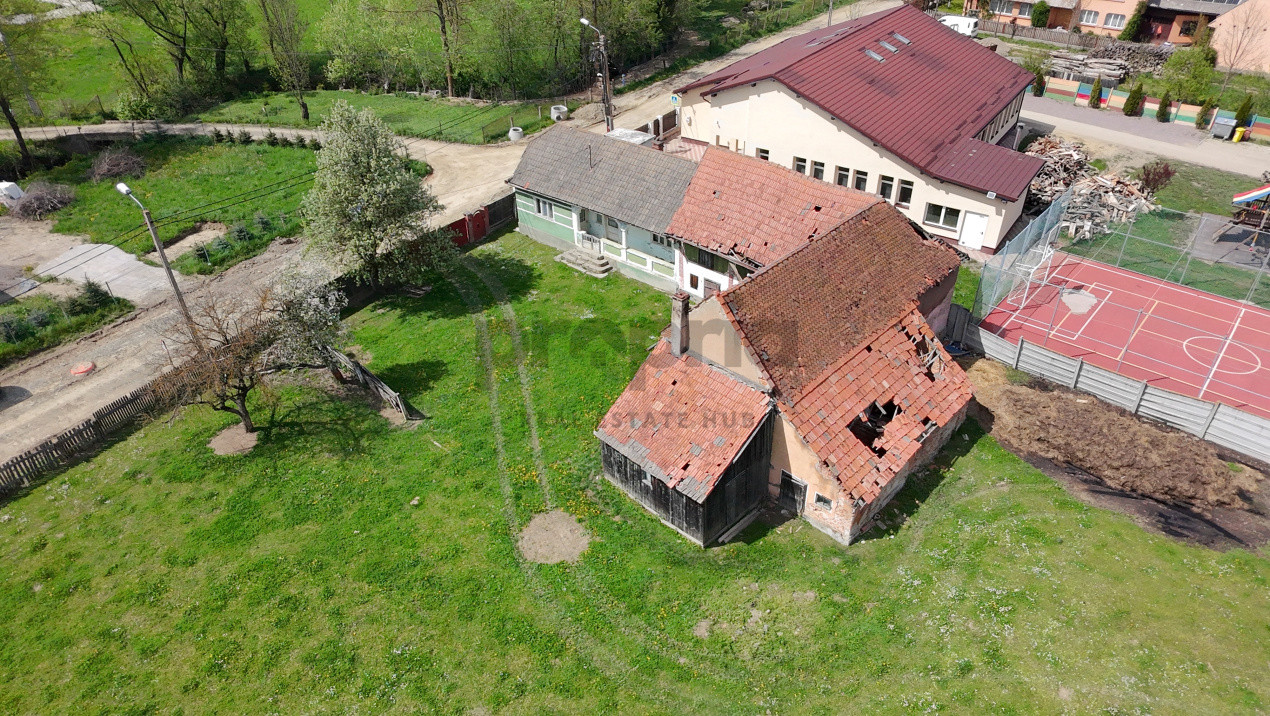 CASĂ PITOREASCĂ ÎN ACRIȘ - VAMA BUZĂULUI