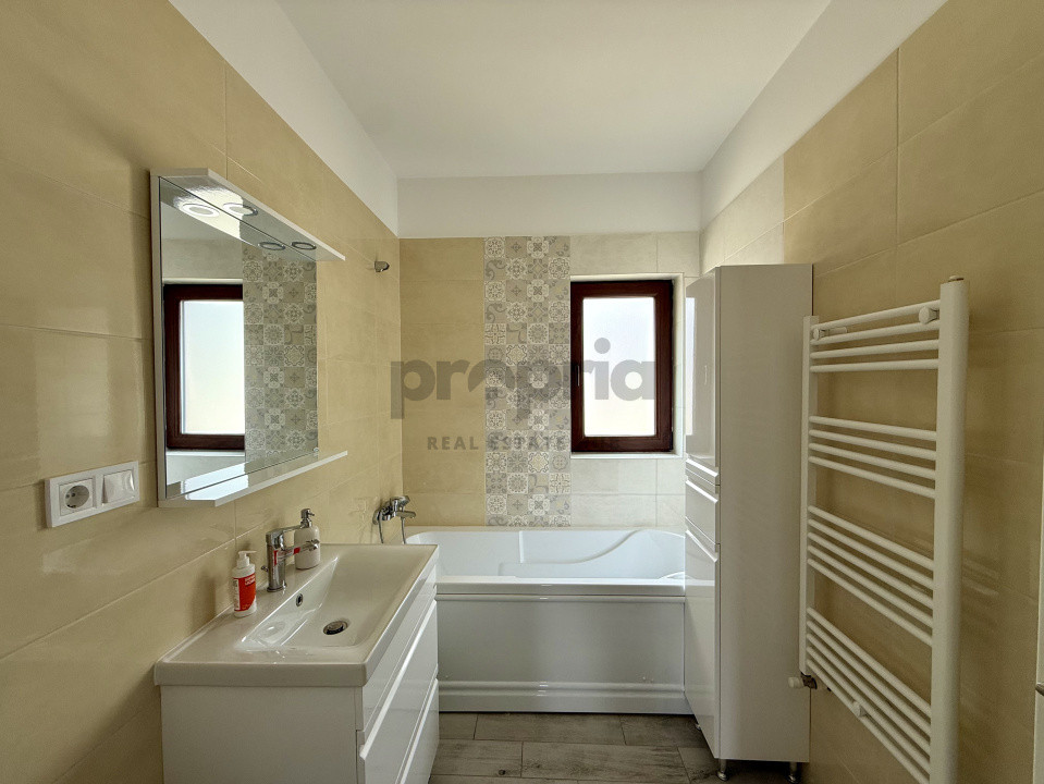 APARTAMENT 2 CAMERE + GRĂDINĂ PRIVATĂ - LANGĂ STREET MALL SÂNPETRU LA INTRARE