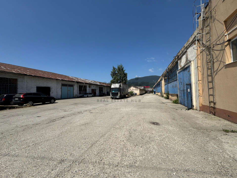 DE ÎNCHIRIAT – Hale Industriale în Codlea, lângă Centura