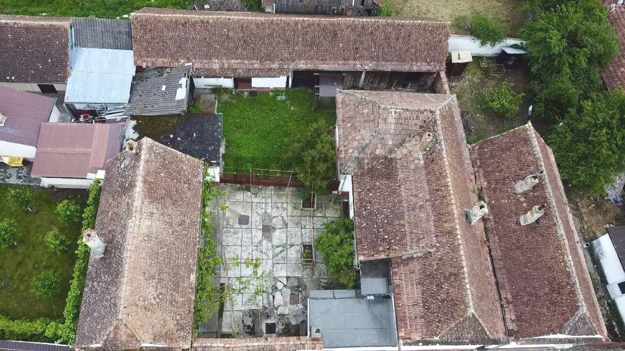 CASĂ CU 2 CORPURI  - ORAȘ RUPEA 