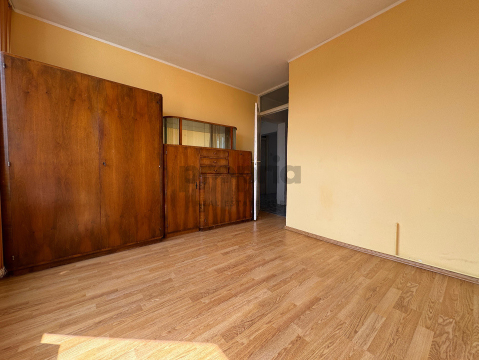 Apartament 3 camere, decomandat, Str. Fanionului 25, Craiter