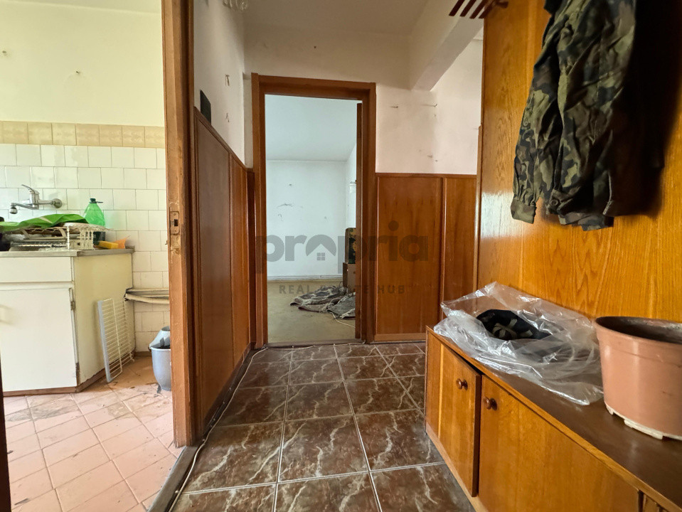 4 camere decomandate în Bartolomeu – Ideal pentru renovare
