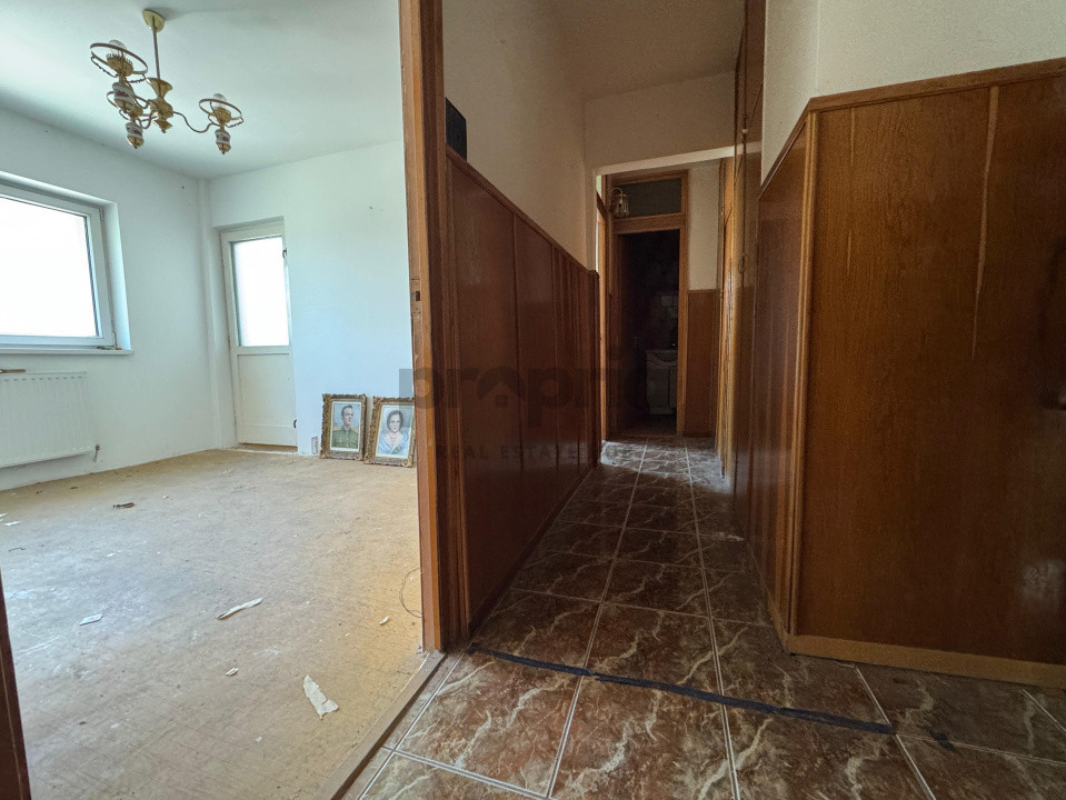 4 camere decomandate în Bartolomeu – Ideal pentru renovare