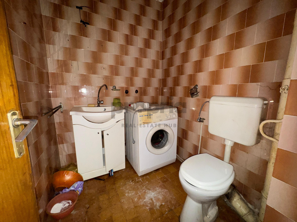 4 camere decomandate în Bartolomeu – Ideal pentru renovare