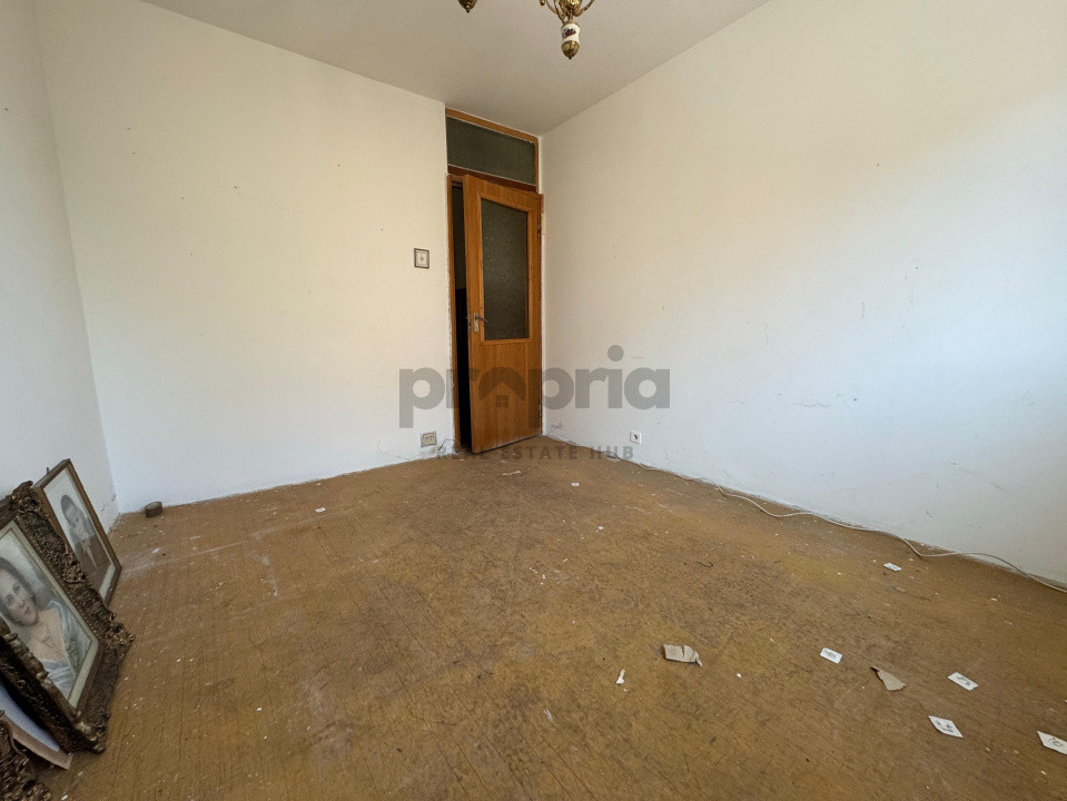 4 camere decomandate în Bartolomeu – Ideal pentru renovare