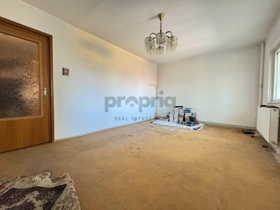 4 camere decomandate în Bartolomeu – Ideal pentru renovare