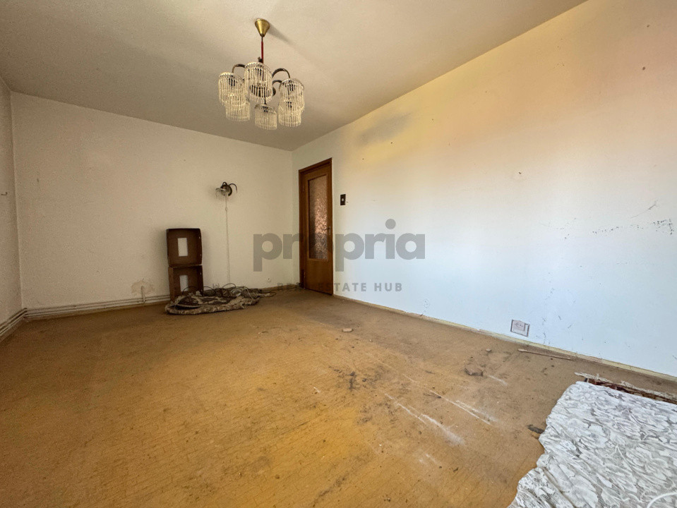 4 camere decomandate în Bartolomeu – Ideal pentru renovare