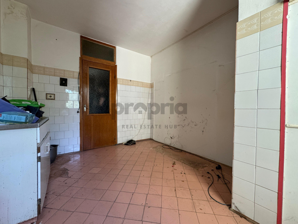 4 camere decomandate în Bartolomeu – Ideal pentru renovare