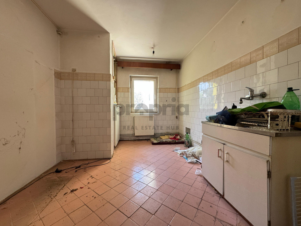 4 camere decomandate în Bartolomeu – Ideal pentru renovare