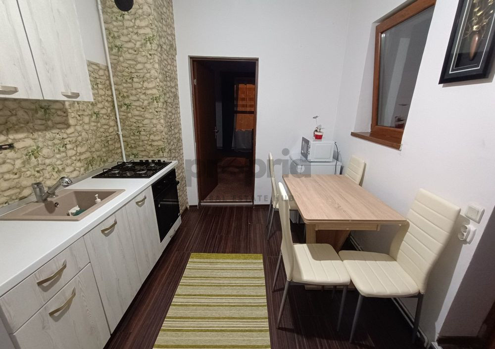 Casa de inchiriat Schei, curte 400 mp