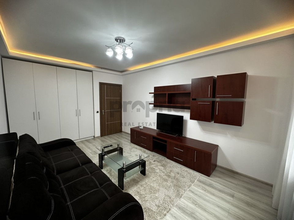Garsonieră de închiriat – Isaran Residence, Tractorul | Mobilată și utilată