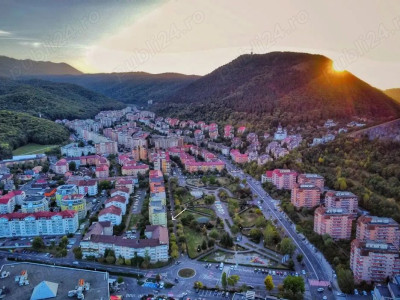 Apartament 3 camere de închiriat – Brașov, Răcădău | 74 mp | Etaj 1